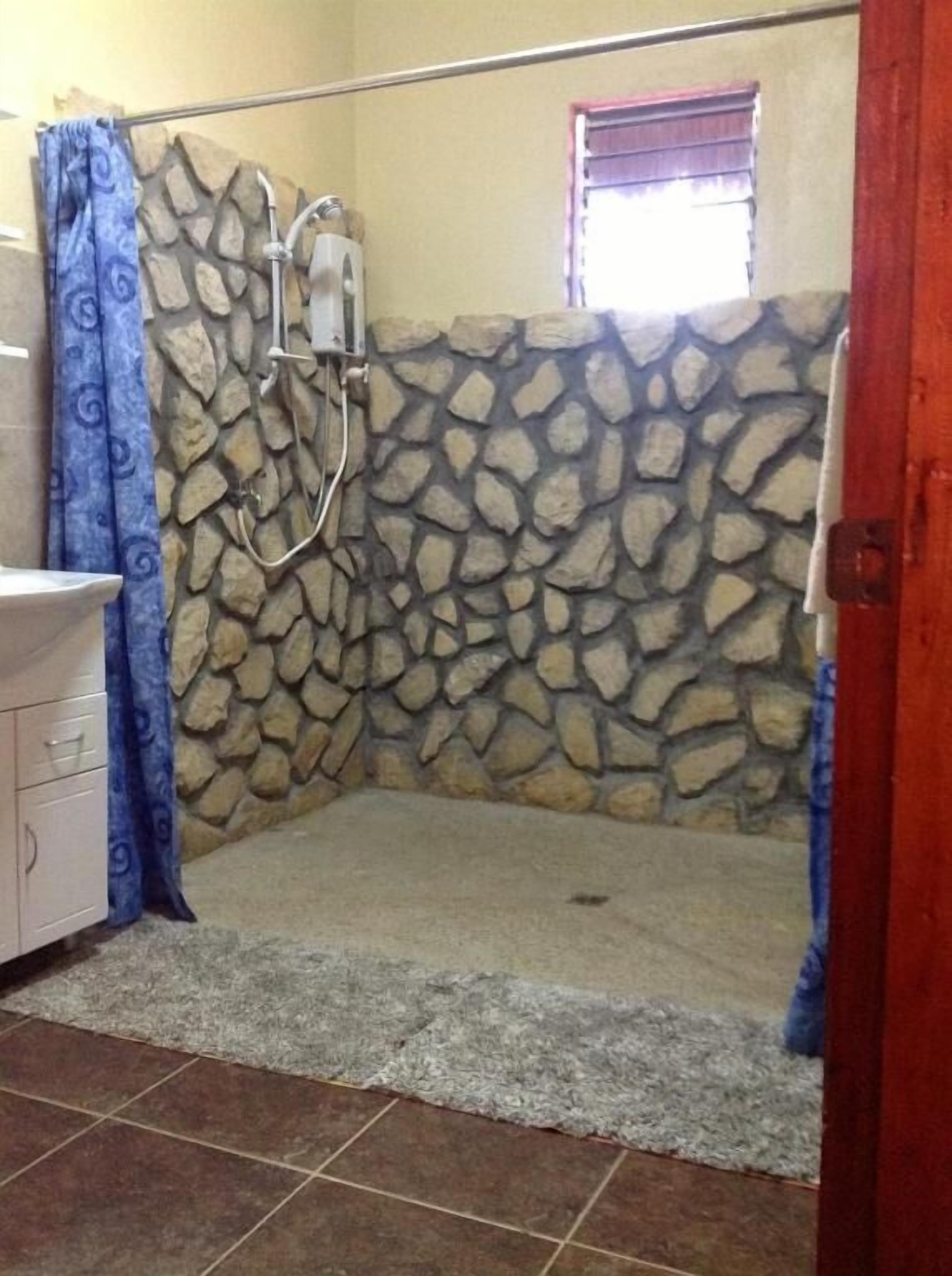 shower, free toiletries, towels