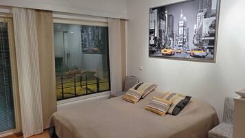 ์คํ๋์ค, ์ฌ์ฐ๋ | 1 ๊ฐ์ ์นจ์ค, ๊ฐ๊ฐ ๋ค๋ฅธ ์คํ์ผ์ ์ธํ
๋ฆฌ์ด, ๊ฐ๊ฐ ๋ค๋ฅด๊ฒ ๊ฐ๊ตฌ ๋น์น, ๋ค๋ฆฌ๋ฏธ/๋ค๋ฆฌ๋ฏธํ