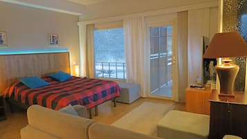 Studio, Sauna | Living room | LED TV, DVD player, heated floors