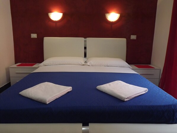 Superior Double Room, Jetted Tub | Premium bedding, desk, rollaway beds, free WiFi