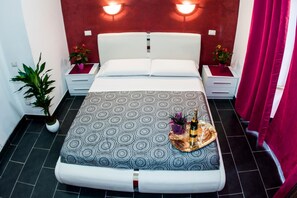 Premium bedding, desk, rollaway beds, free WiFi