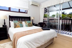 Blackout drapes, free WiFi, bed sheets