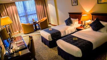 1 bedroom, Egyptian cotton sheets, premium bedding, down comforters