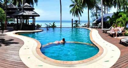 Chaloklum Bay Resort