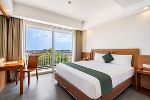 Deluxe Room with Balcony | In-room safe, desk, iron/ironing board (on request) - Paragon Hotel Seminyak (Keroboken Kelod)