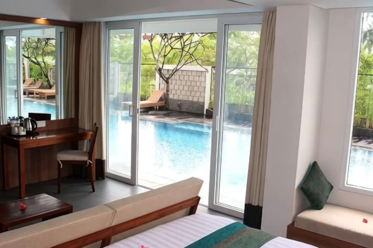 Junior Suite With Pool Access