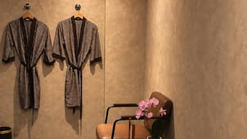 Couples treatment rooms, body treatments, body scrubs, facials