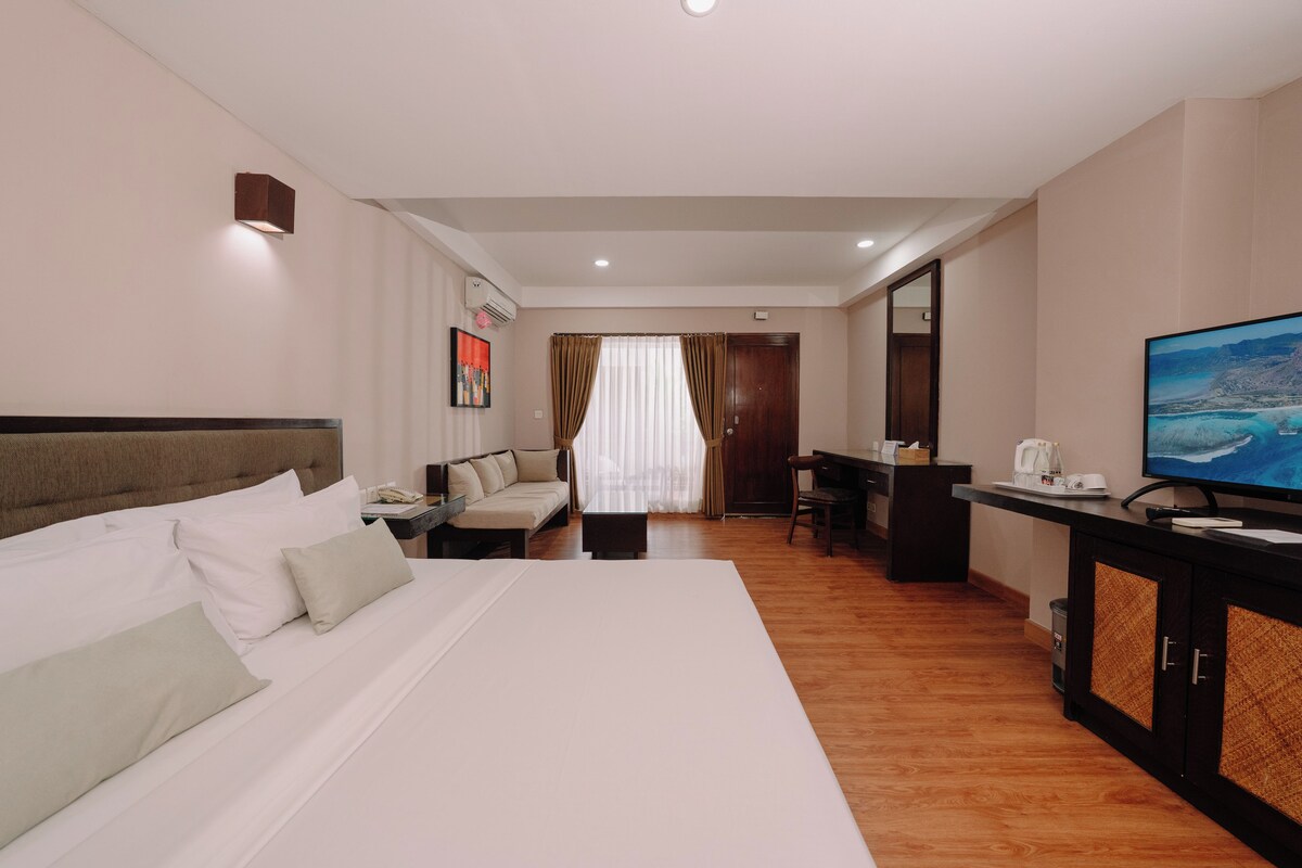 Cortinas blackout, tabla de planchar con plancha y wifi gratis 