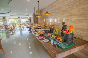 每日供应外卖早餐（每人 IDR 75000）