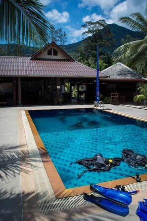 Outdoor pool - Hin Bhai Resort (Ko Pha-ngan)