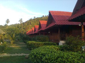 Superior Bungalow Triple | 客房内保险箱、办公桌、免费 WiFi