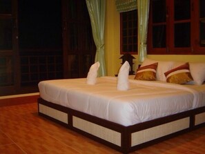 Rollaway beds, free WiFi - Hut Sun Bungalow (Ko Pha-ngan)