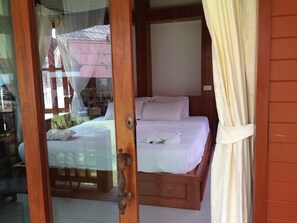 Rollaway beds, free WiFi