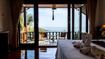 Superior Bungalow, Terrace, Sea View | In-room safe, desk, soundproofing, free WiFi
