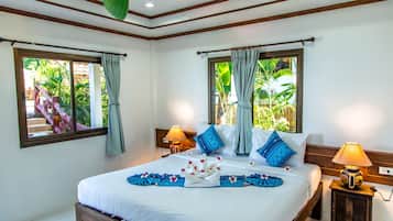 Standard Bungalow, Terrace, Resort View | Peti besi dalam bilik, meja, kalis bunyi, Wi-fi percuma