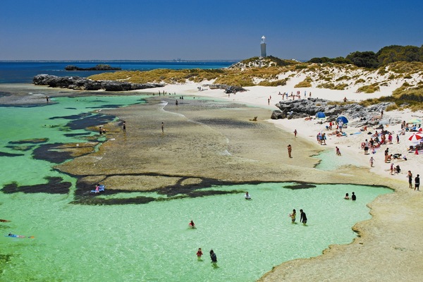 Beach nearby, white sand, 2 beach bars, fishing