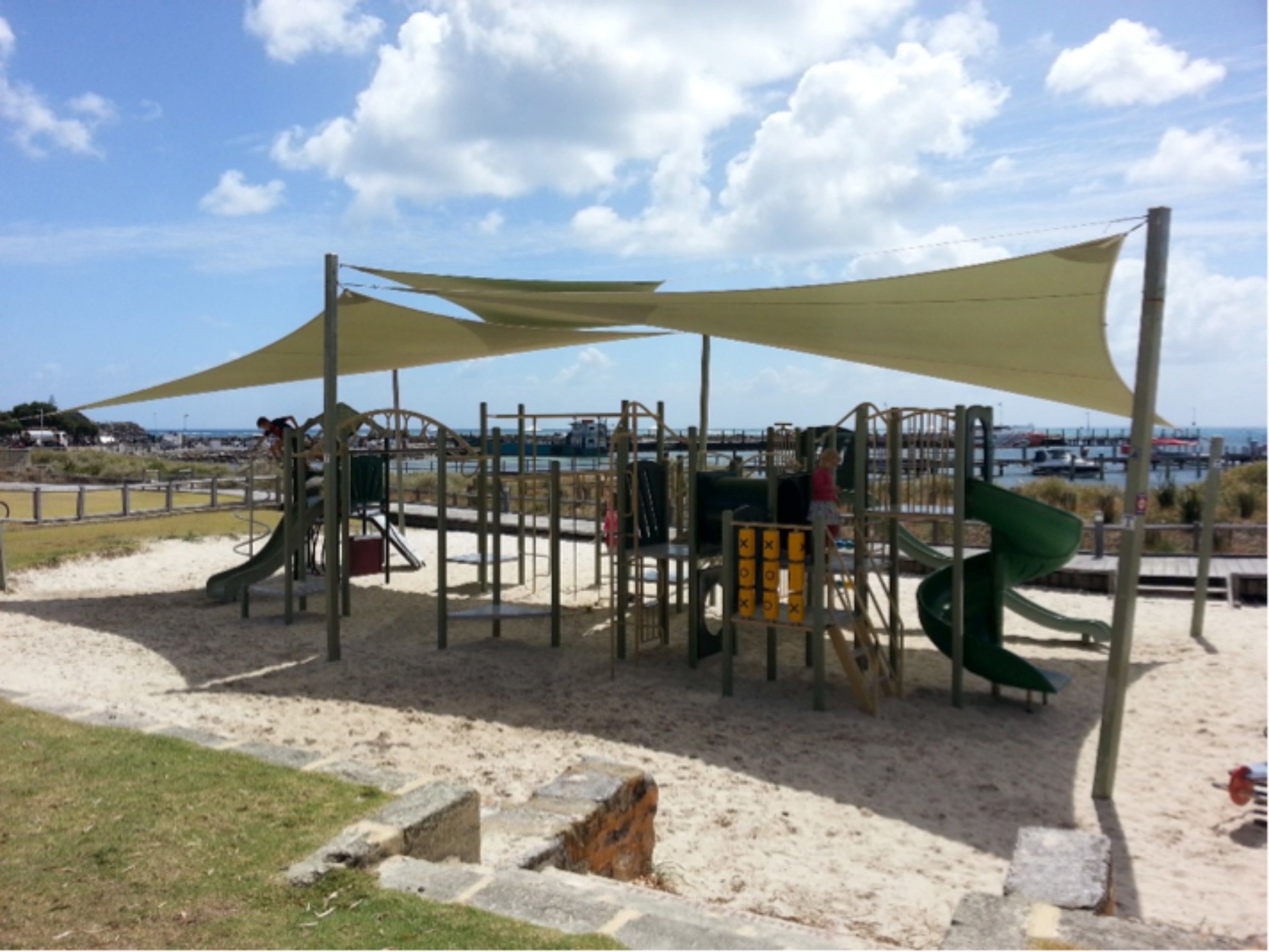 children’s play area – outdoor