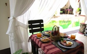 Desayuno (con cargo) 