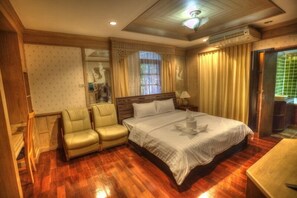 Premium bedding, in-room safe, individually decorated - Lanna Pool Villa (Pattaya)