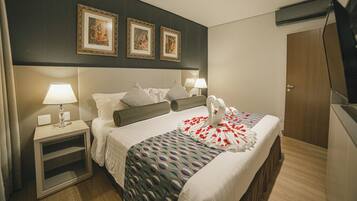 Suite estándar | Minibar y caja de seguridad en la habitación