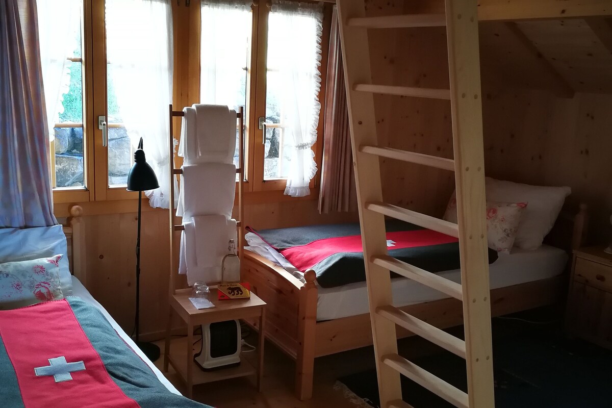 Dreibettzimmer, eigenes Bad, Gartenblick