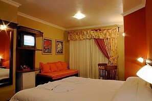 Premium bedding, desk, blackout curtains, free cots/infant beds - Pousada do Bosque (Canela)
