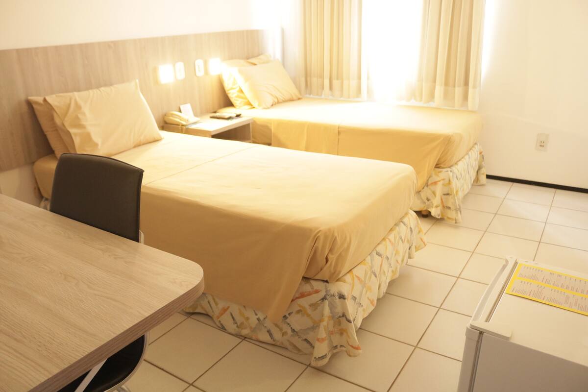 Standard-Doppel- oder -Zweibettzimmer