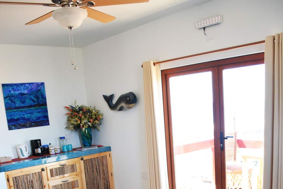 La Moflita Ocean View | 1 bilik tidur, peralatan tempat tidur premium, peti besi dalam bilik
