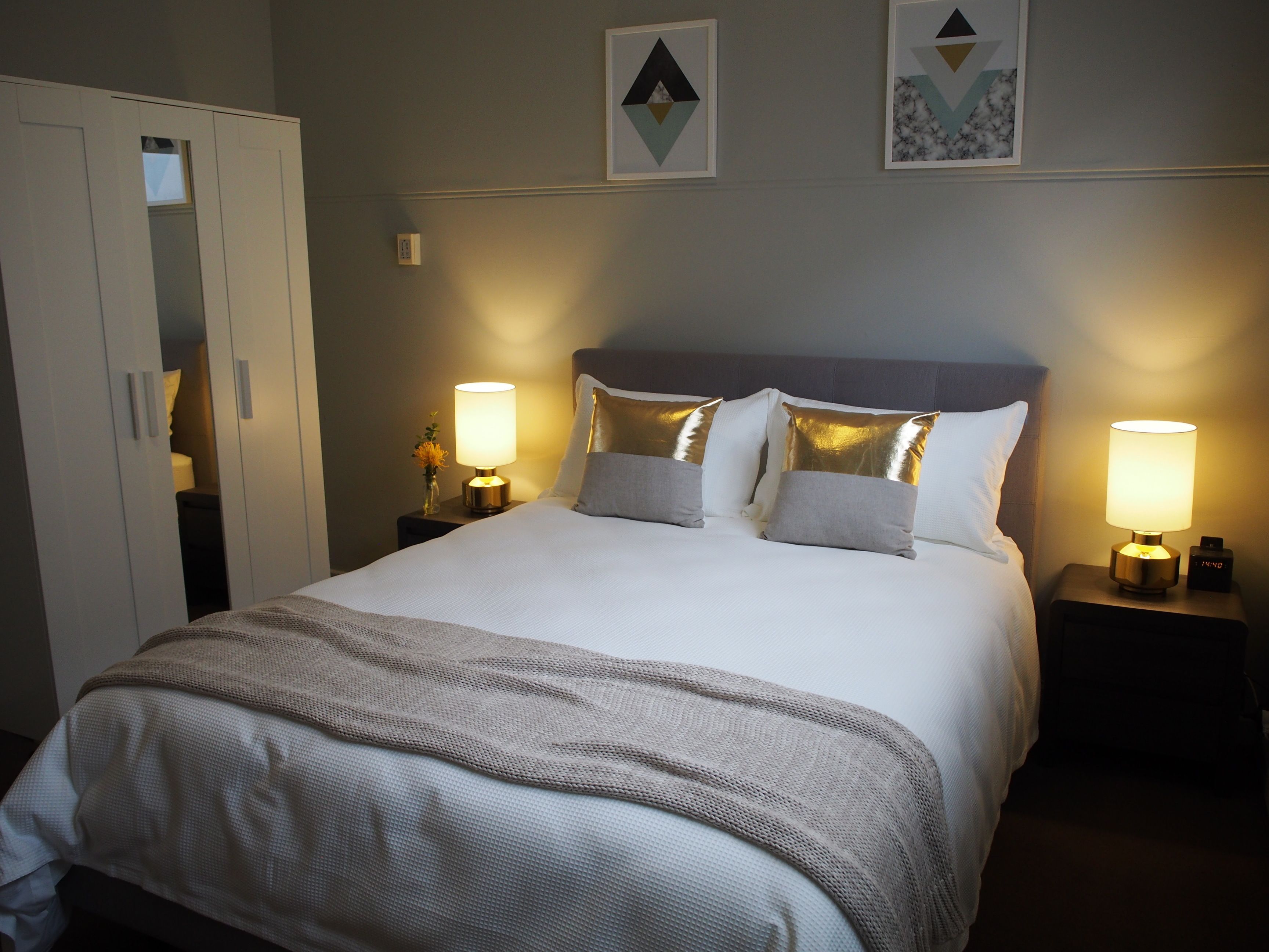 スーペリア ルーム 専用バスルーム | エジプト綿のシーツ、高級寝具、ピロートップベッド、客室ごとに異なる装飾