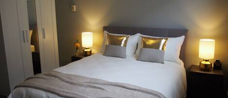 Habitación superior, baño privado | Sábanas de algodón egipcio y ropa de cama de alta calidad