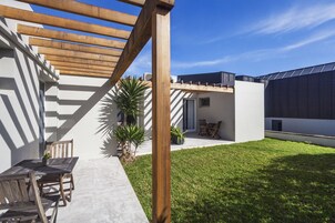 高级双人房 | 庭院景观