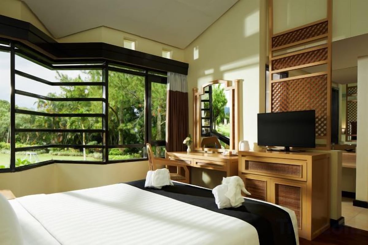 Superior Room ( Twin / Queen Bed )