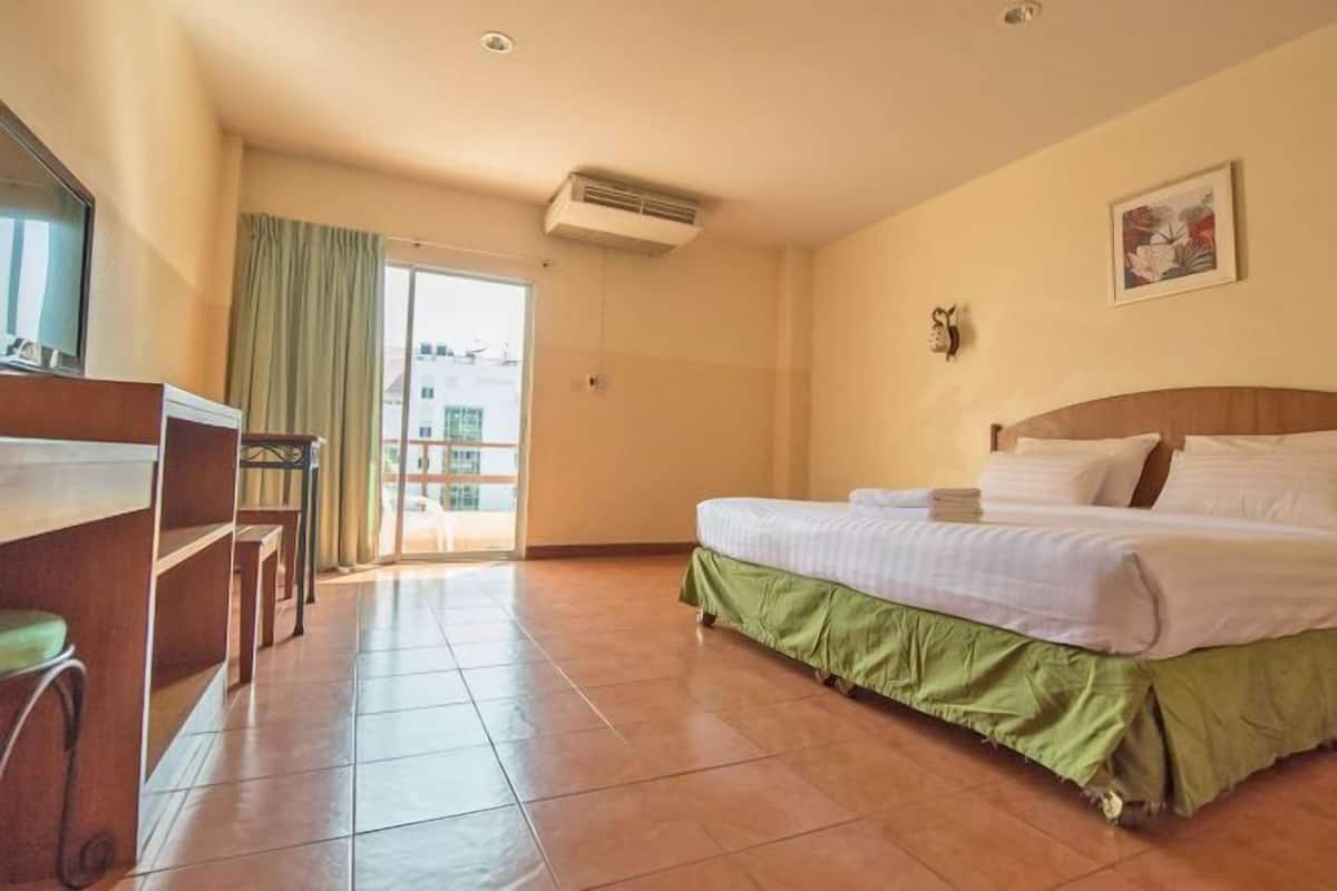 1 Schlafzimmer, Minibar, Zimmersafe, Schreibtisch