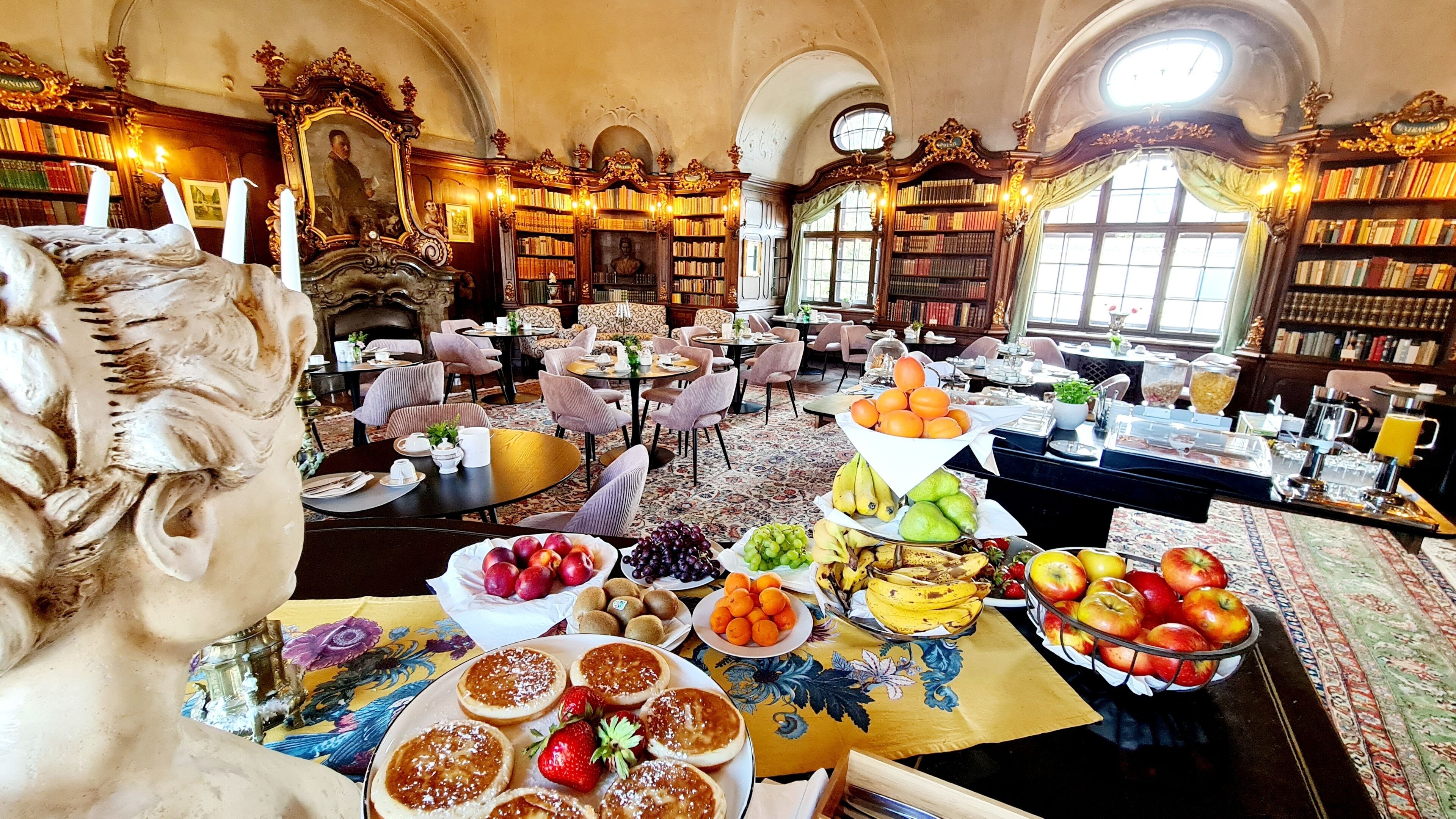 Buffet déjeuner gratuit tous les jours