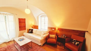 Apartamento, 1 quarto | Área de estar | TV LED