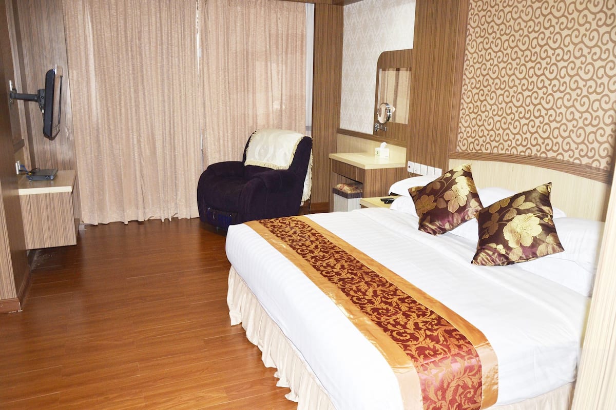 Executive Suite
