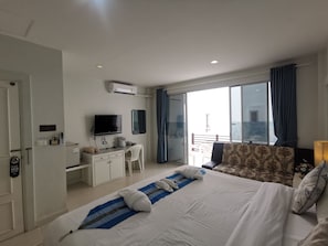 Star Deluxe Room | 1 soverom, minibar, safe på rommet og individuelt dekorert