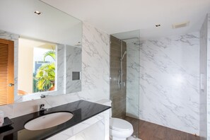 Shower, free toiletries, hair dryer, towels - Orchid Garden Hotel Patong (Patong)