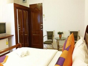 Minibar, free WiFi