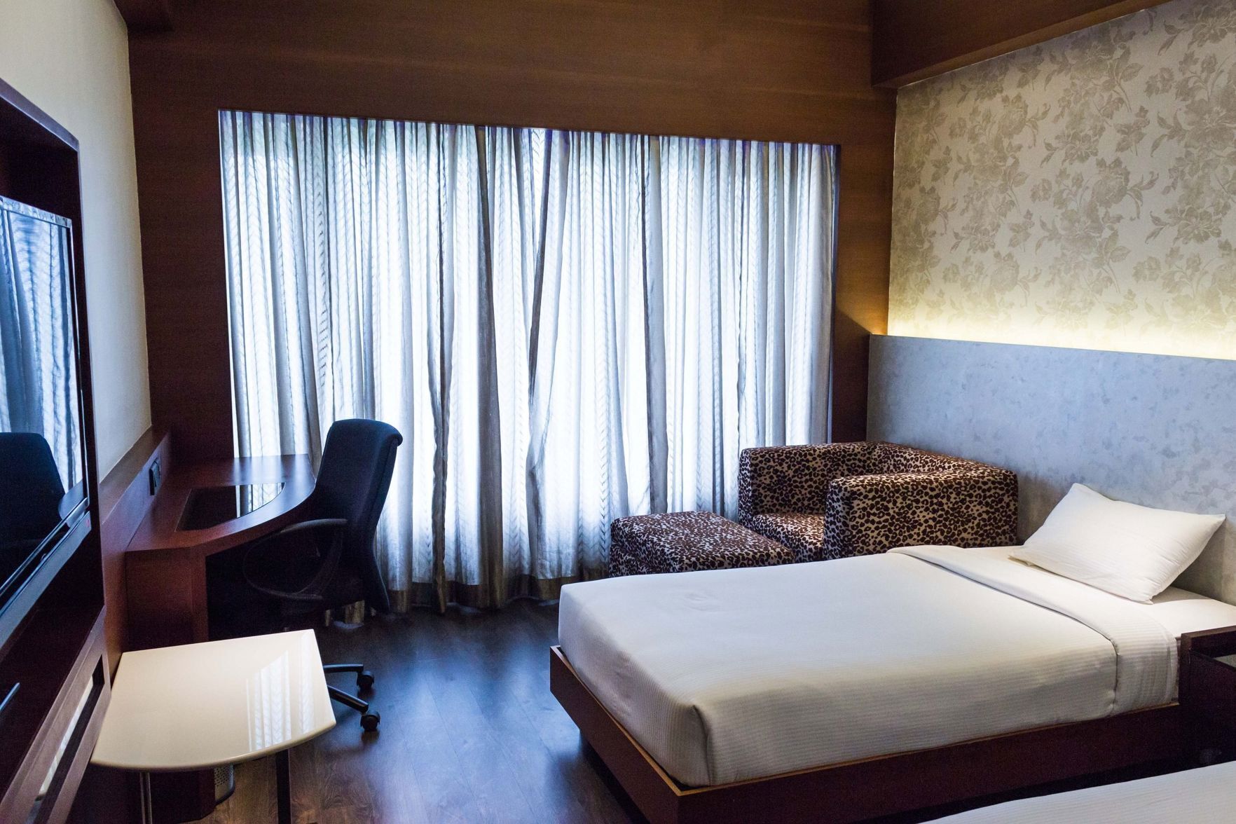 1 chambre, minibar, coffres-forts dans les chambres, bureau