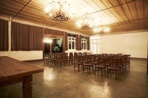 Meeting facility