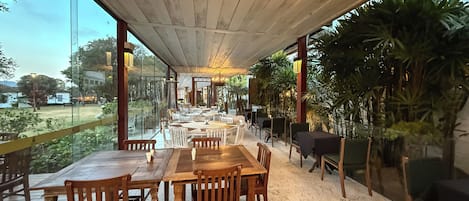 Breakfast, lunch, dinner served; pool views