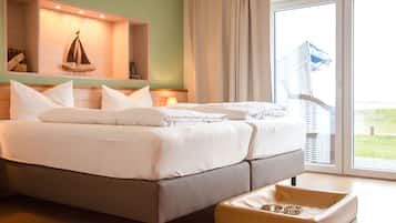Quarto casal conforto (water side) | Roupas de cama antialérgicas, escrivaninha, Wi-Fi de cortesia