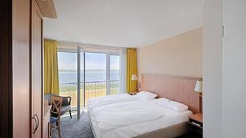 Classic Double Room (water side) | Hypo-allergenic bedding, desk, free WiFi, bed sheets