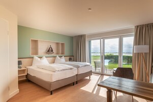 Comfort Double Room (water side) | Hypo-allergenic bedding, desk, free WiFi, bed sheets