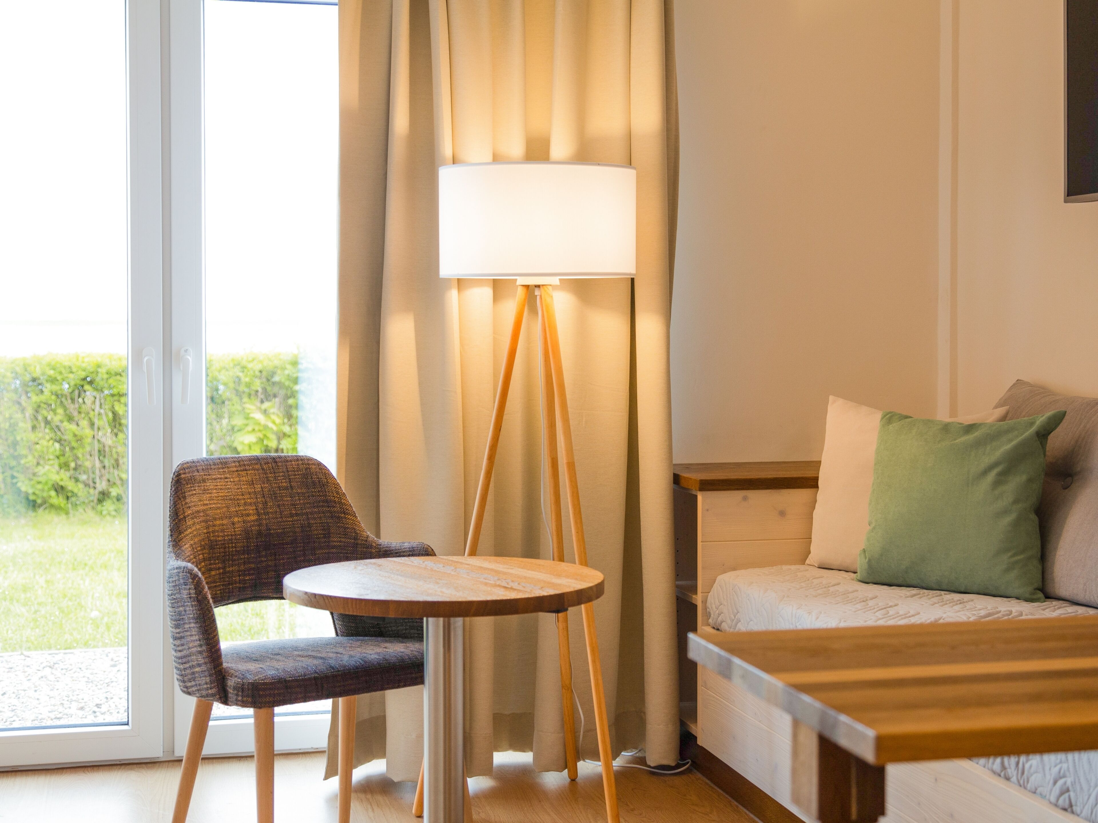 Comfort dubbelrum (water side) | Allergitestade sängkläder, skrivbord, gratis wi-fi och sängkläder