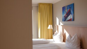 Classic Double Room | Hypo-allergenic bedding available, desk, WiFi (free), bed sheets - BE BIO Hotel be natural (Toenning)