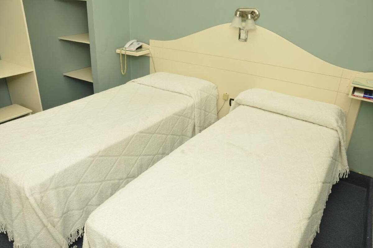 Premium bedding, in-room safe, WiFi (free), bed sheets