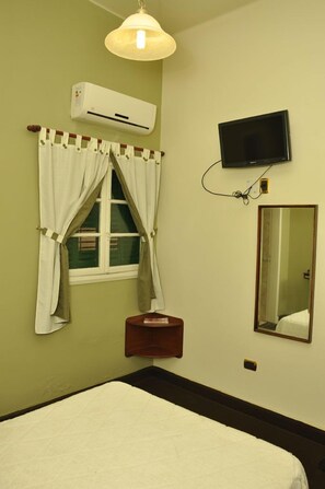 高級寢具、客房內保險箱、免費無線上網、床單