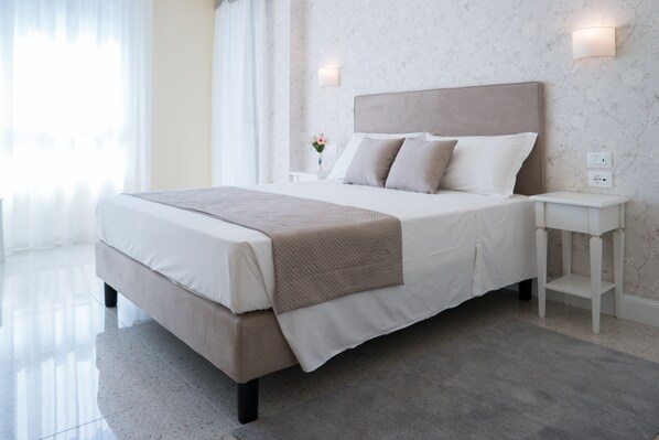 Schallisolierte Zimmer, kostenloses WLAN, Bettwäsche